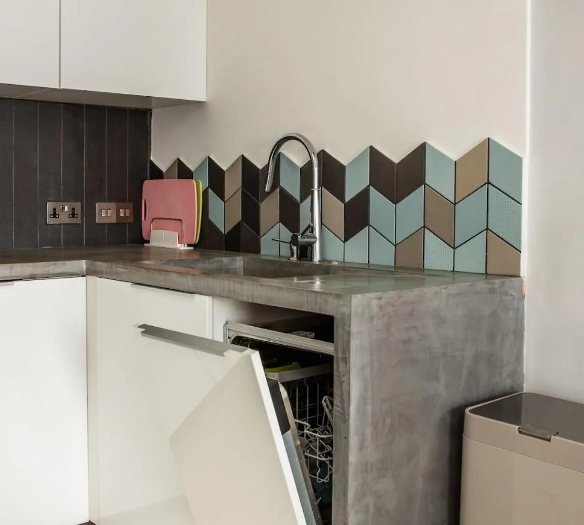 Apartament Stylish Georgian Loft 3Beds In Londyn